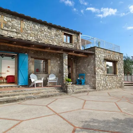 Rusella Villa *